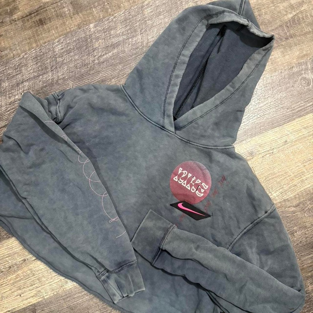 Nike Cropped Hoodie Womens Small Gray Mineral Wash Pink Graphic Sweatshirt